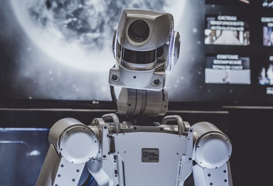 8CLICKS| a robot with a large round eye